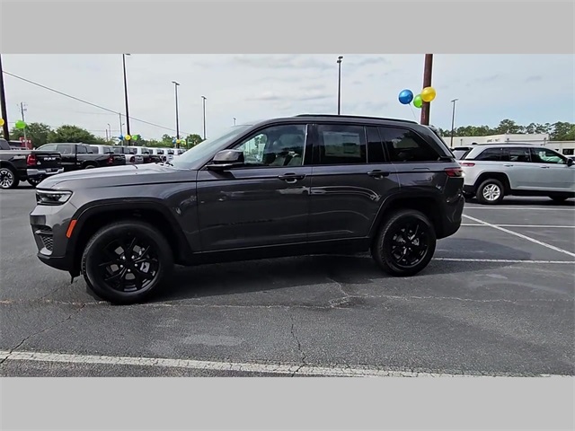 2025 Jeep Grand Cherokee Altitude X 4x2