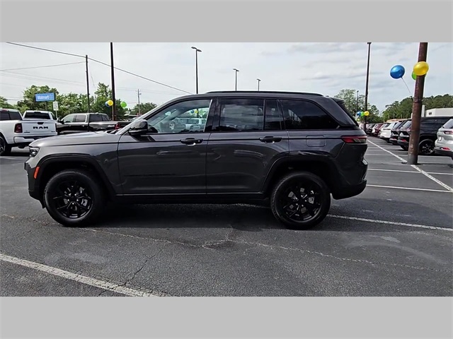 2025 Jeep Grand Cherokee Altitude X 4x2