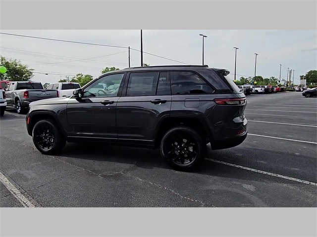 2025 Jeep Grand Cherokee Altitude X 4x2