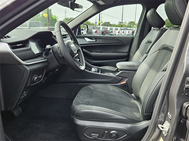 2025 Jeep Grand Cherokee Altitude X 4x2