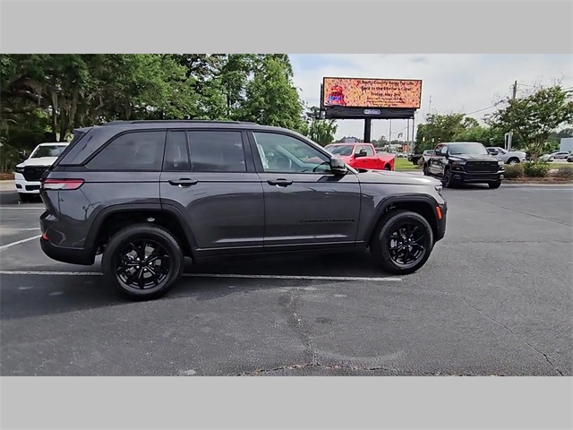 2025 Jeep Grand Cherokee Altitude X 4x2