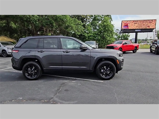 2025 Jeep Grand Cherokee Altitude X 4x2