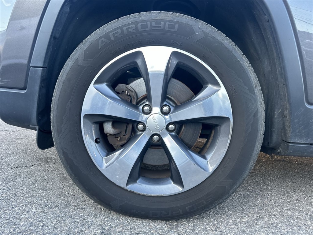 used 2019 Jeep Cherokee car, priced at $17,895