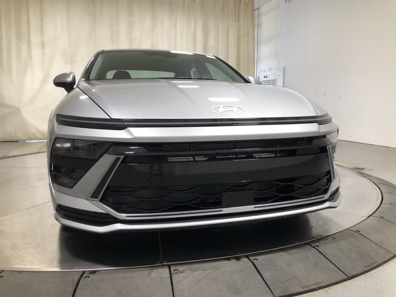 2025 Hyundai Sonata SEL photo 2