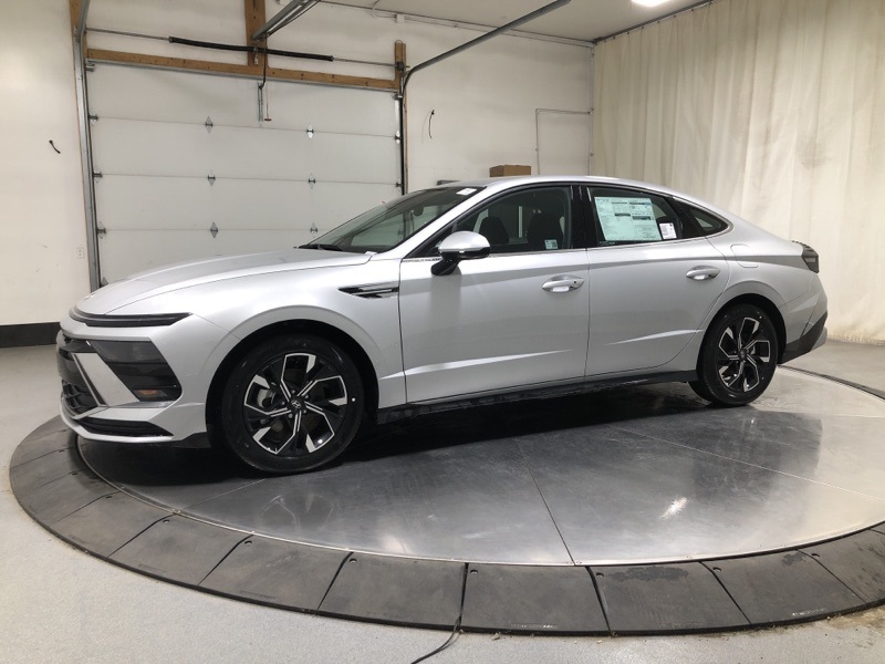 2025 Hyundai Sonata SEL photo 4