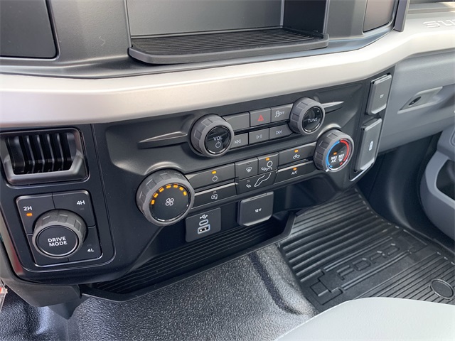2025 Oxford White Ford Super Duty F-350 DRW XL 4X4 Truck