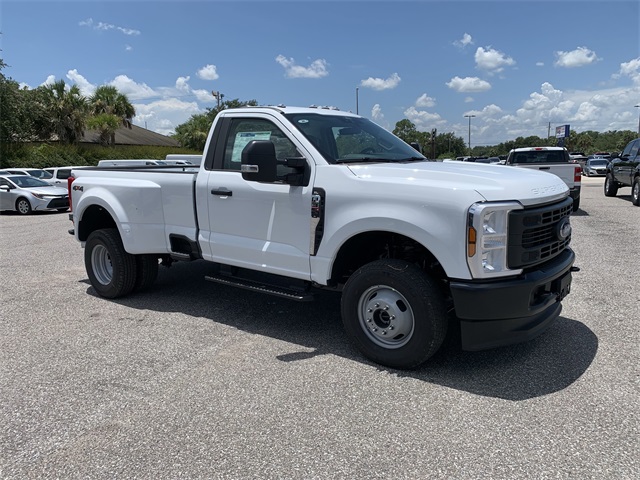 2025 Oxford White Ford Super Duty F-350 DRW XL 4X4 Truck