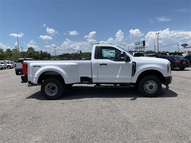 2025 Oxford White Ford Super Duty F-350 DRW XL 4X4 Truck
