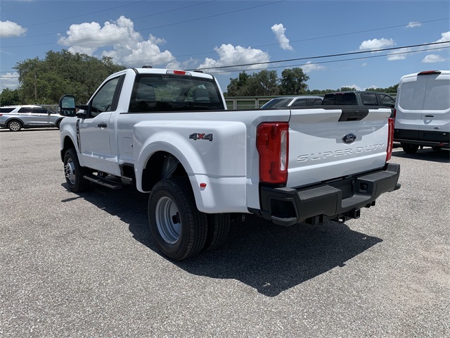2025 Oxford White Ford Super Duty F-350 DRW XL 4X4 Truck