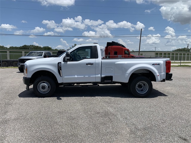 2025 Oxford White Ford Super Duty F-350 DRW XL 4X4 Truck