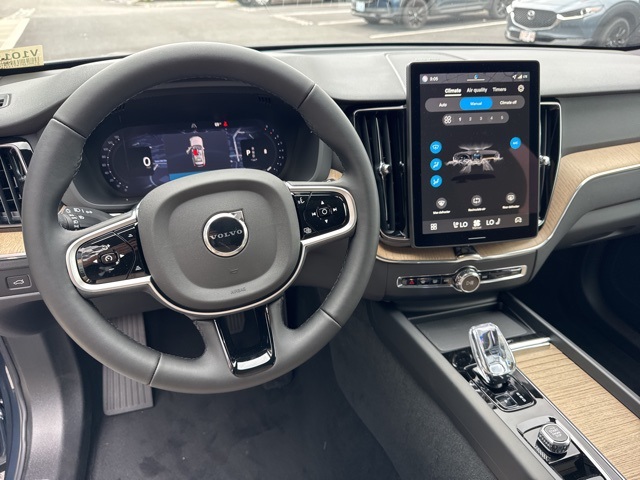 2026 Volvo XC60 B5 Plus photo 12
