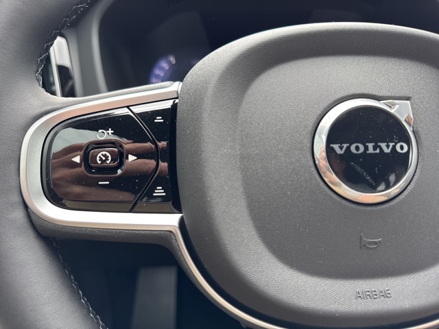 2026 Volvo XC60 B5 Plus photo 19