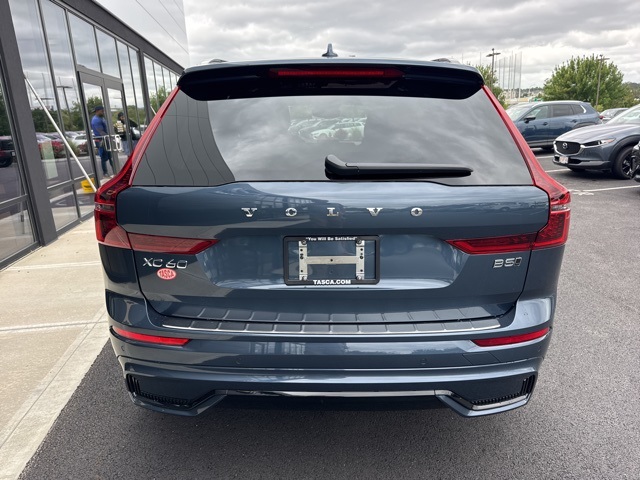 2026 Volvo XC60 B5 Plus photo 4