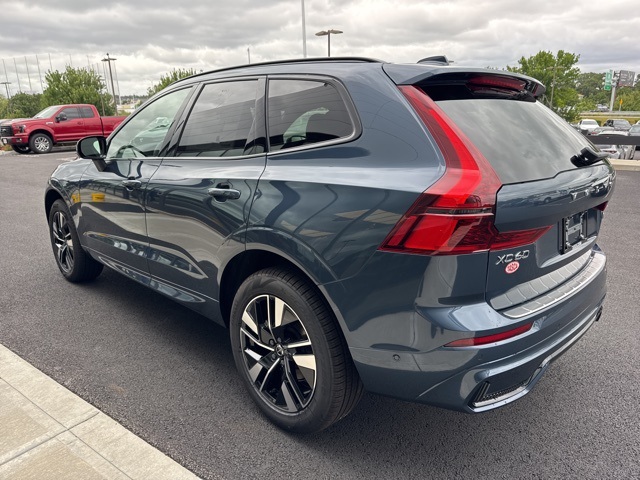 2026 Volvo XC60 B5 Plus photo 5