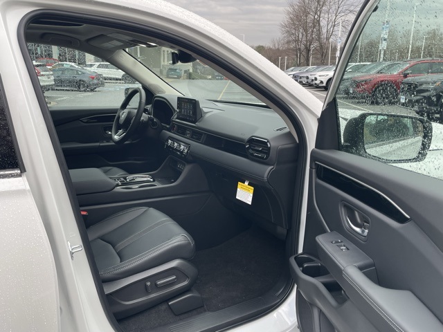 new 2025 Honda Pilot car, priced at $51,409