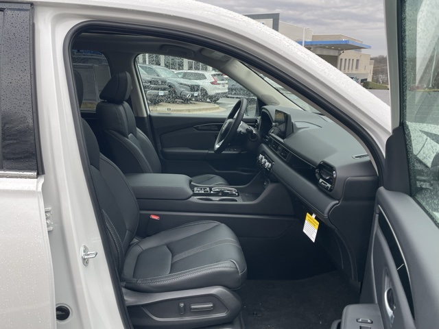new 2025 Honda Pilot car, priced at $51,409