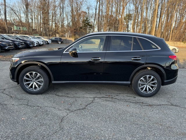 2026 Mercedes Benz GLC 300 4MATIC photo 2