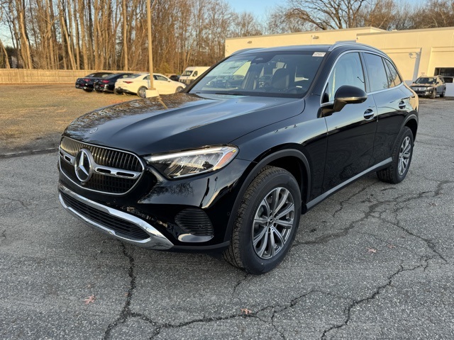 2026 Mercedes Benz GLC 300 4MATIC photo 3