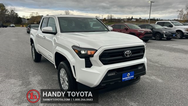 2025 Toyota Tacoma SR5's photo