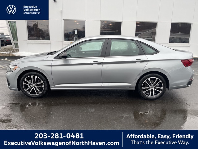 2022 Volkswagen Jetta Sport's photo