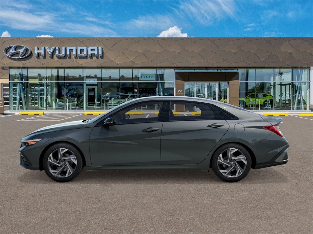 2025 Hyundai Elantra SEL Sport photo 2