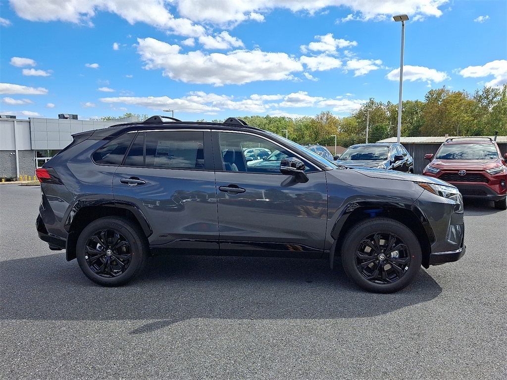 2025 Toyota RAV4 Hybrid XSE photo 2