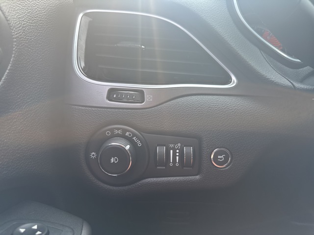 2019 Jeep Cherokee Limited photo 16