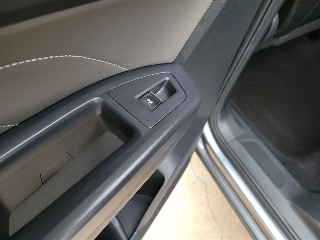 used 2021 Volkswagen Atlas car, priced at $18,400