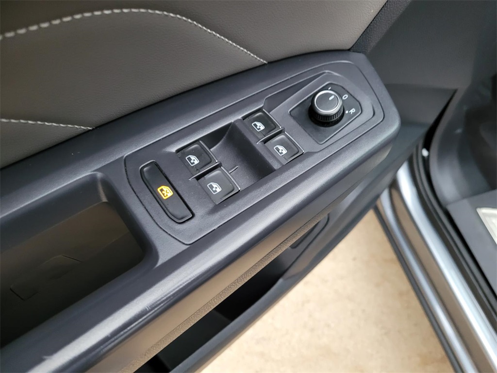 used 2021 Volkswagen Atlas car, priced at $18,400