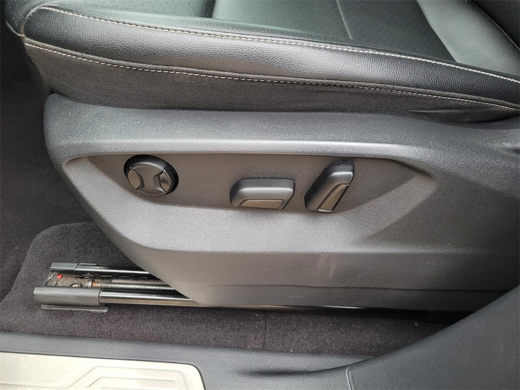 used 2021 Volkswagen Atlas car, priced at $18,400