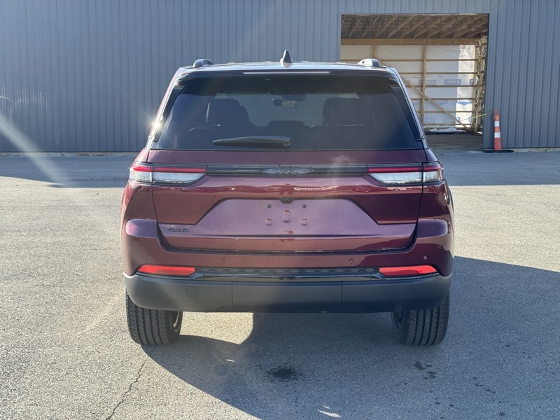 2025 Jeep Grand Cherokee Altitude X photo 4