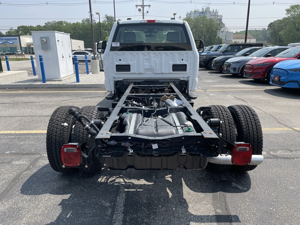 2025 Ford F-350 XL photo 3