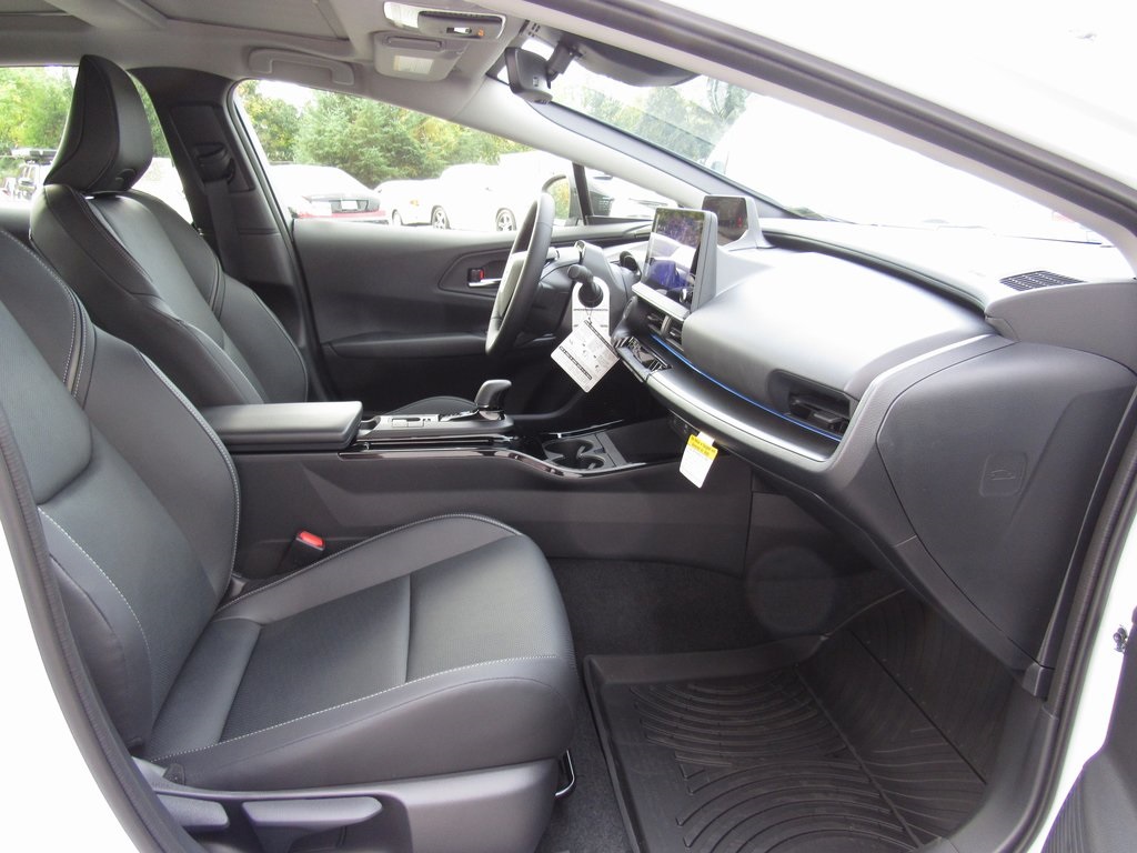 2026 Toyota Prius Plug-in Hybrid Nightshade Edition photo 18