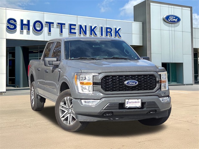 2021 Ford F-150 XL's photo