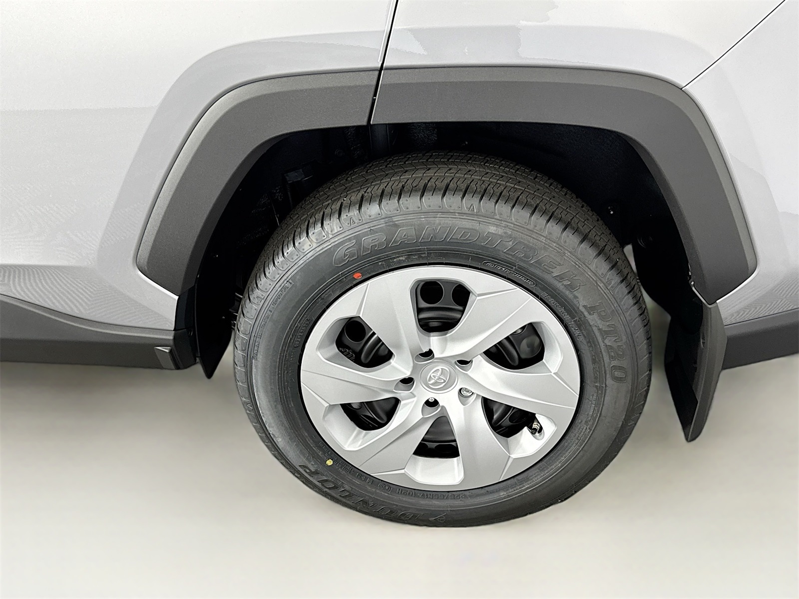 2025 Toyota RAV4 LE photo 15