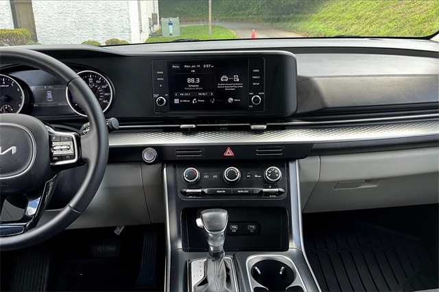 2022 Flare Red Kia Carnival LXS FWD Van