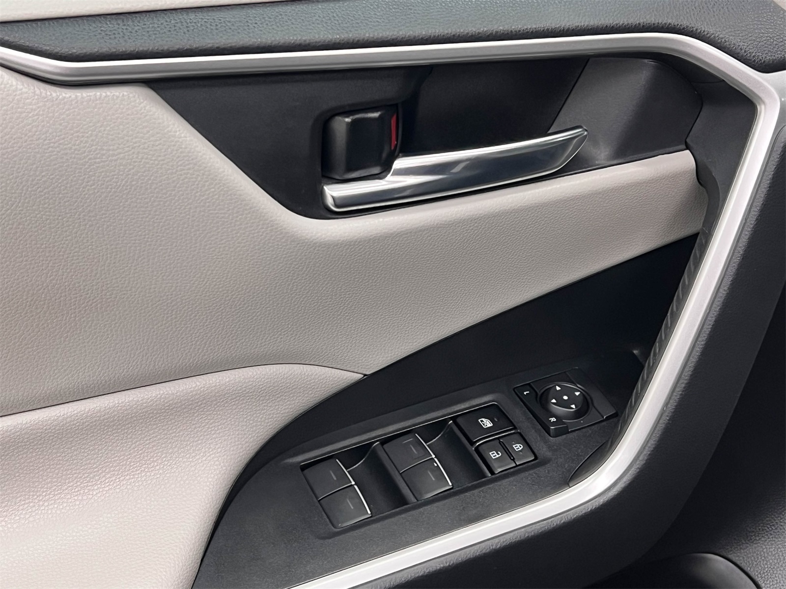 used 2022 Toyota RAV4 car, priced at $28,888