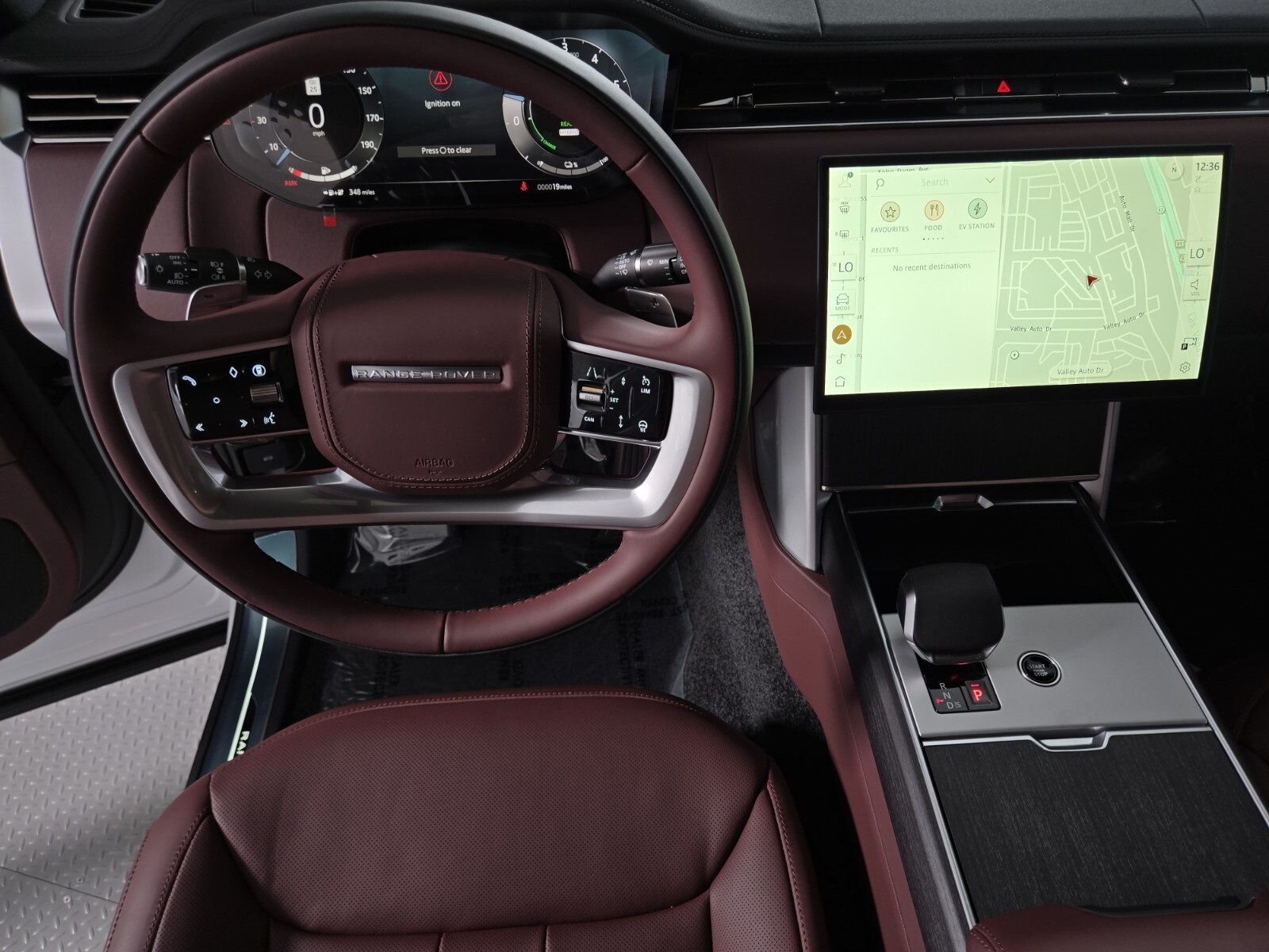 2025 Land Rover Range Rover SE photo 12