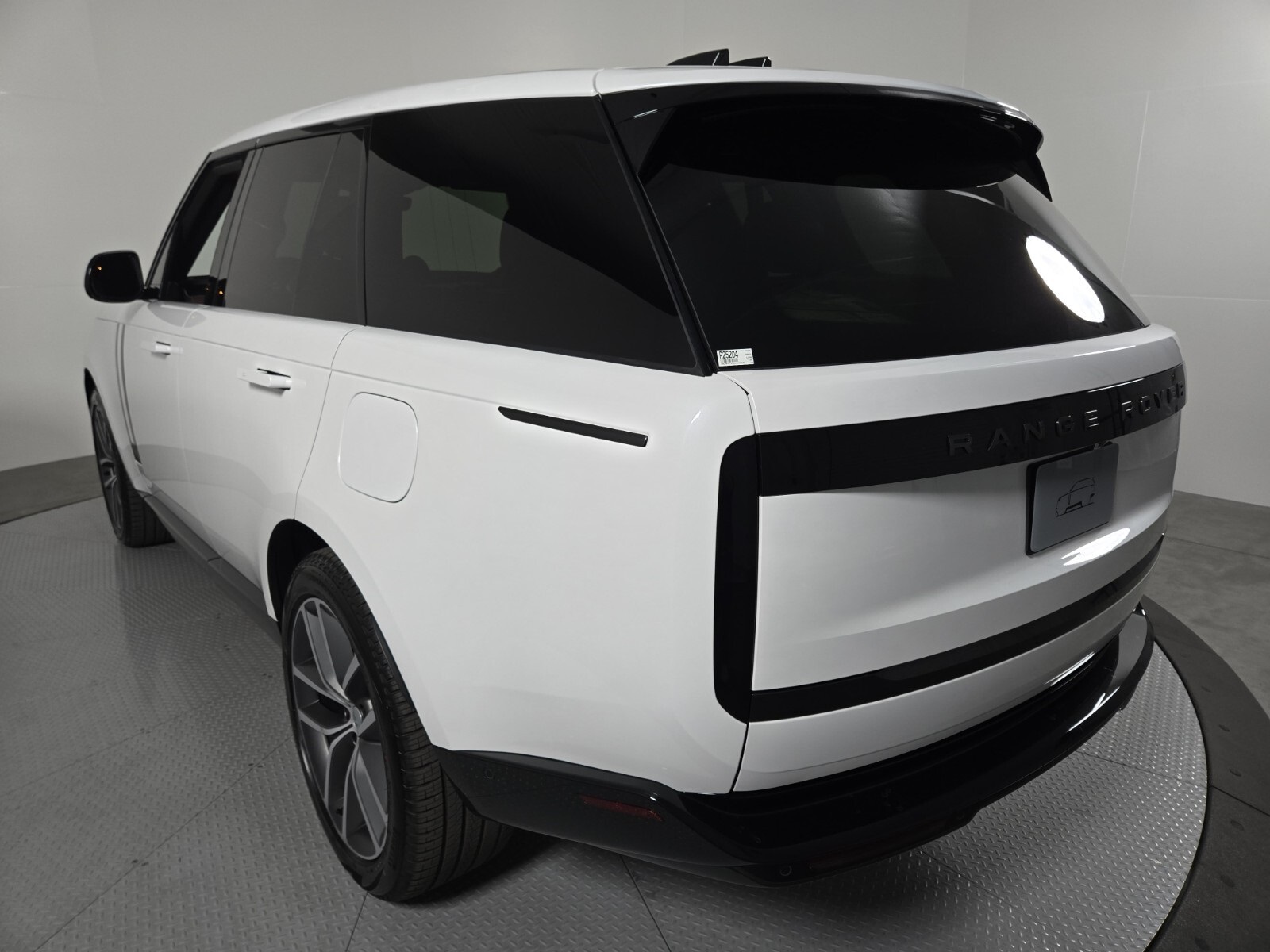 2025 Land Rover Range Rover SE photo 15