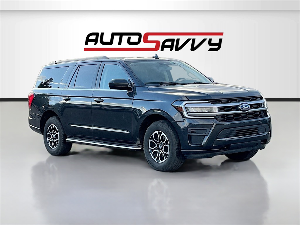 2023 Ford Expedition XLT's photo