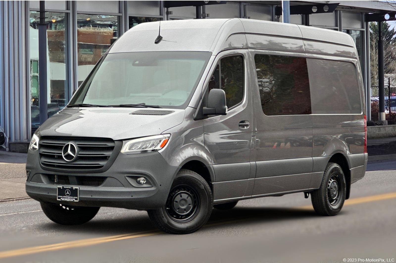 2023 Mercedes-Benz Sprinter Crew Van Base's photo