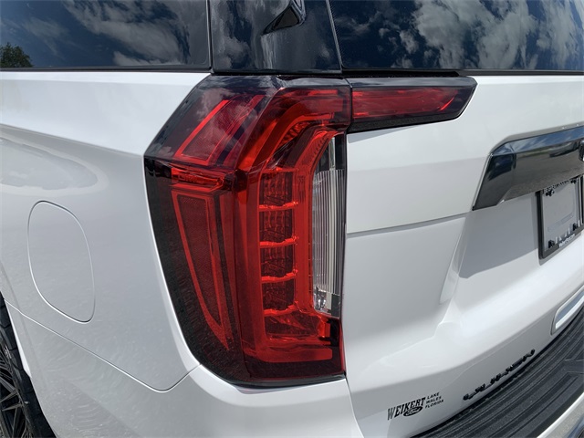 2024 White Frost Tricoat GMC Yukon XL Denali Ultimate 4X4 SUV
