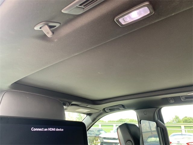 2024 White Frost Tricoat GMC Yukon XL Denali Ultimate 4X4 SUV