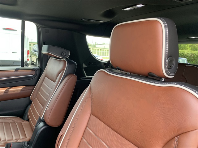 2024 White Frost Tricoat GMC Yukon XL Denali Ultimate 4X4 SUV
