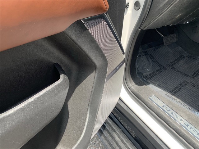 2024 White Frost Tricoat GMC Yukon XL Denali Ultimate 4X4 SUV