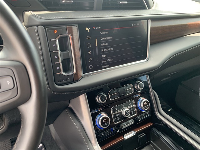 2024 White Frost Tricoat GMC Yukon XL Denali Ultimate 4X4 SUV