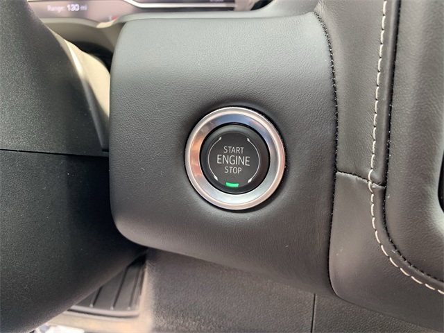 2024 White Frost Tricoat GMC Yukon XL Denali Ultimate 4X4 SUV