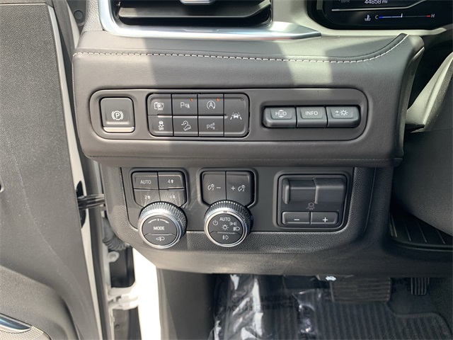 2024 White Frost Tricoat GMC Yukon XL Denali Ultimate 4X4 SUV