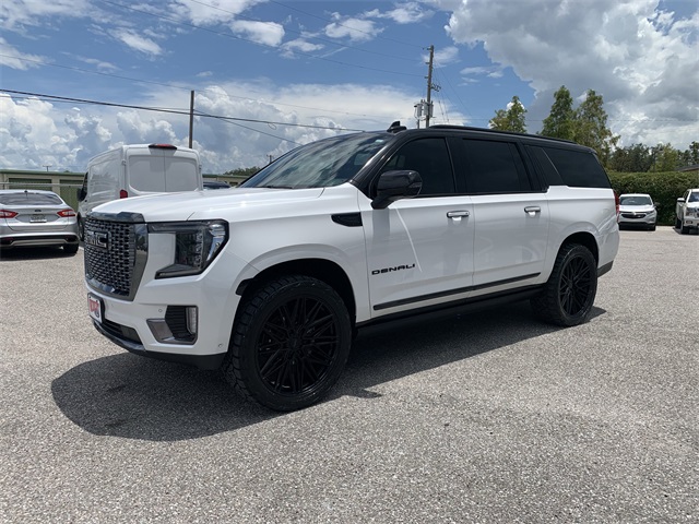2024 White Frost Tricoat GMC Yukon XL Denali Ultimate 4X4 SUV