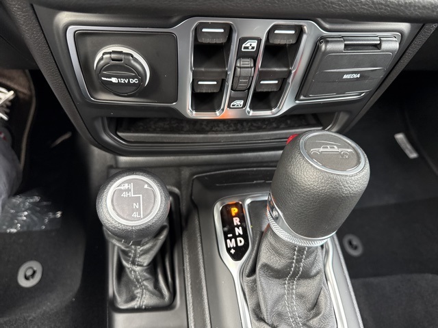 2025 Jeep Gladiator Sport S photo 21